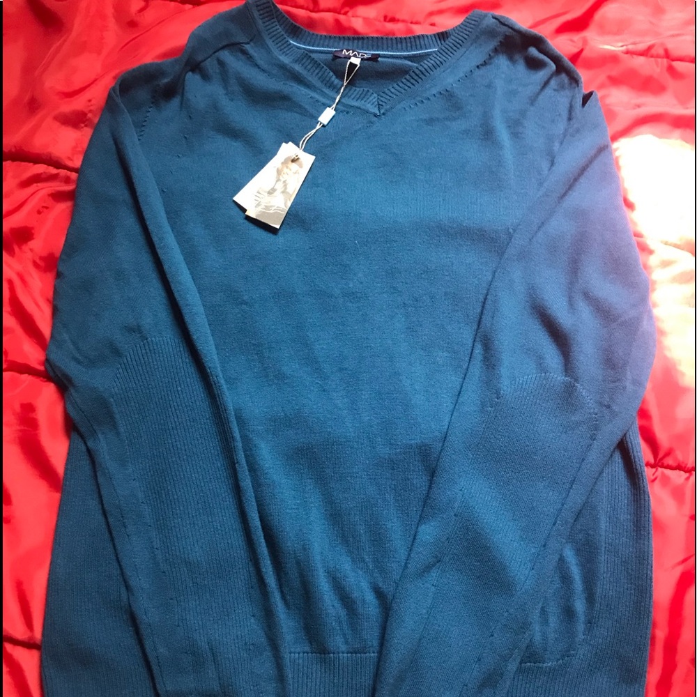 Sweater - Picture 2 of 6